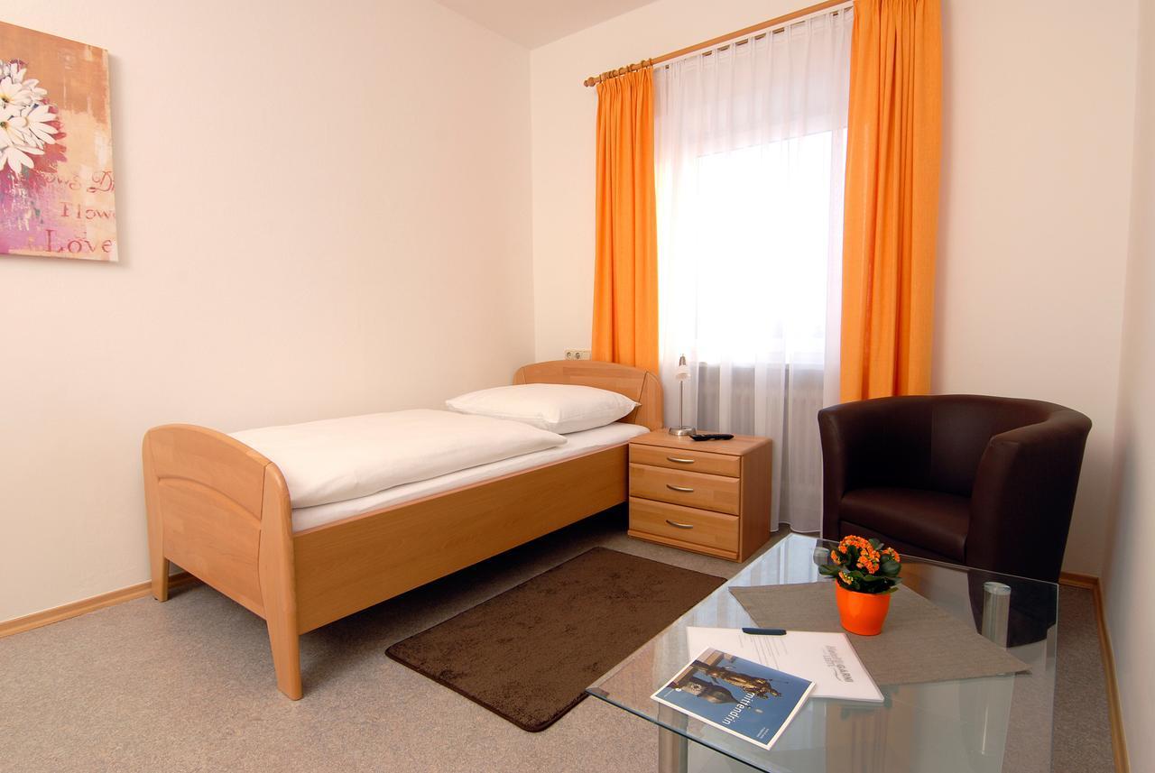 Garni Hotel Leitl Gmbh Eggenfelden Room photo