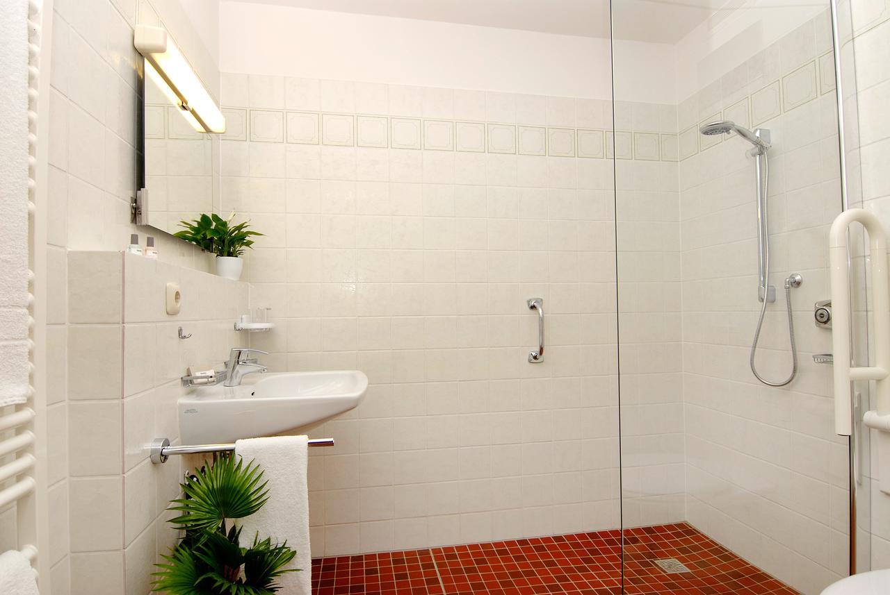 Garni Hotel Leitl Gmbh Eggenfelden Room photo